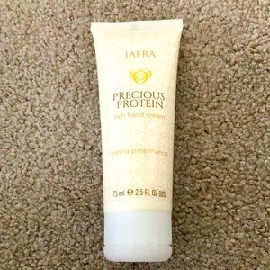 Jafra precious protein rich hand cream